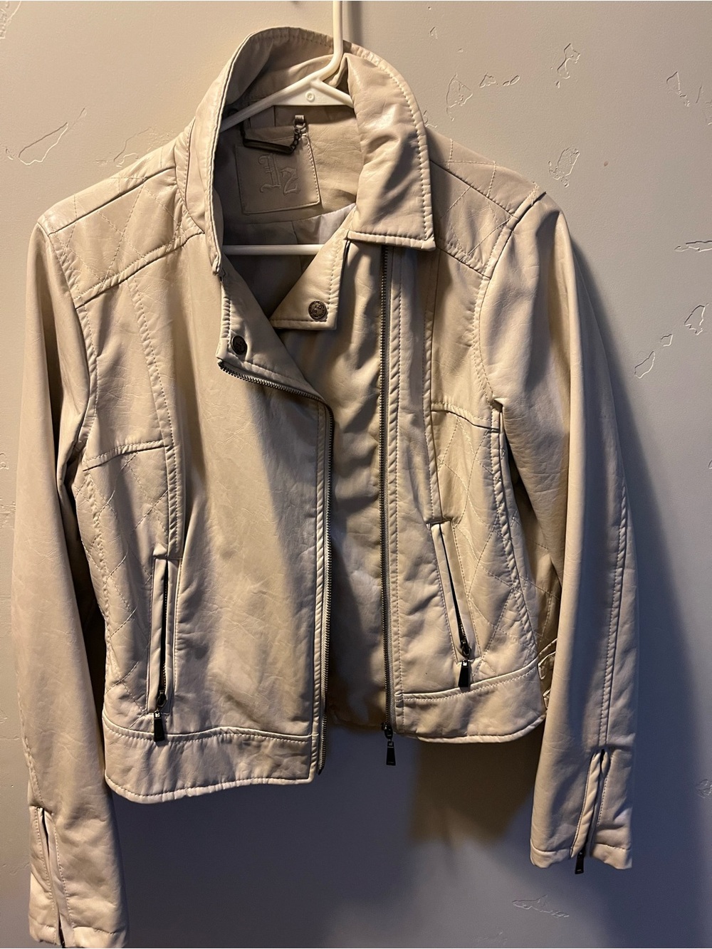 J2 Stylish Cream/Beige Faux Leather Jacket motorcycles Measurement close to M/L
